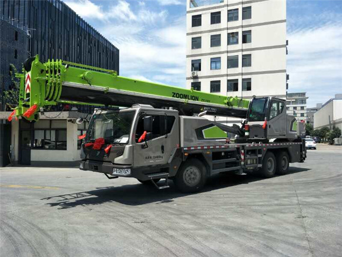 新城区跨街广告牌的高空安装注意事项